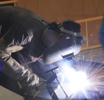 Servicios de transporte terrestre y marítimo